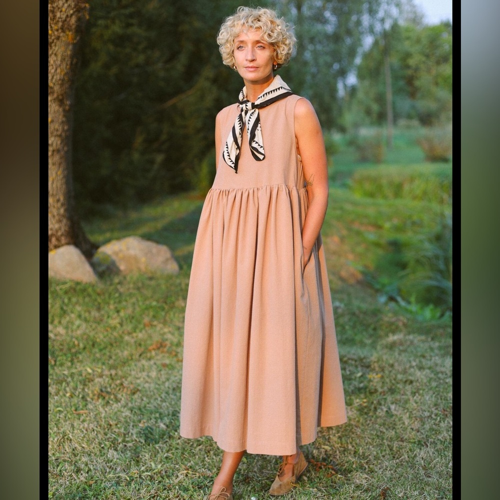 Sleeveless smock dress in AMBER small checks cotton • OFFON CLOTHING